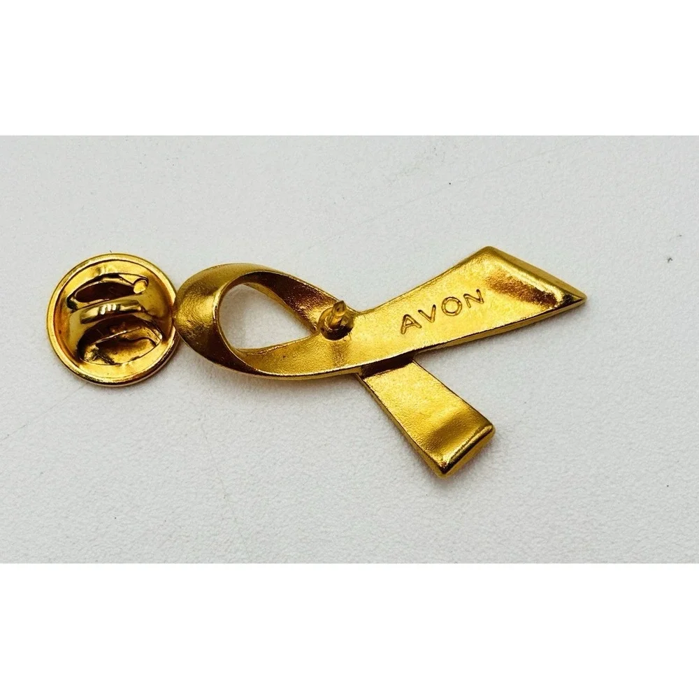 Avon Pink Ribbon Breast‎ Cancer Awareness Rhinestone Gold Tone Lapel Pin